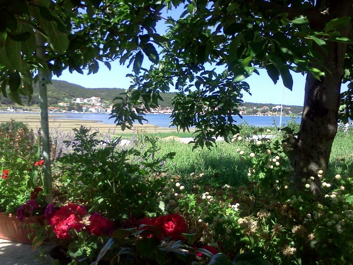 Apartments&rooms Viskic Rab Town Buitenkant foto